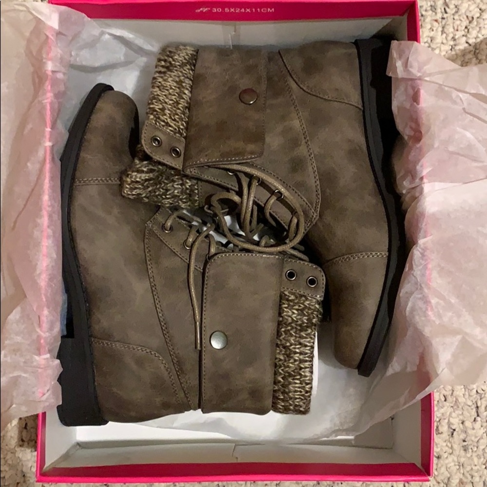 Brand new boots. Never worn still in box!